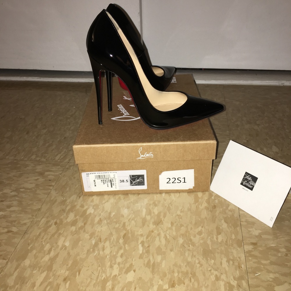 Christian Louboutin "So Kate" black stiletto 38.5